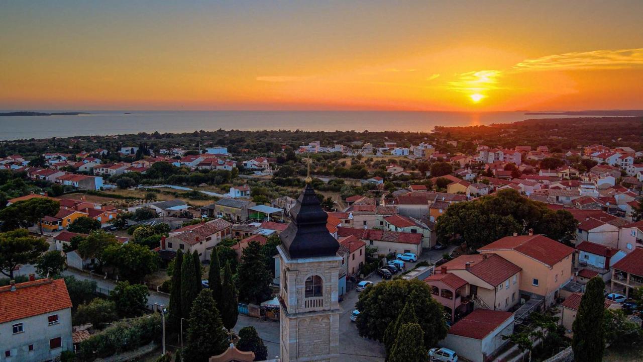 Hotel Villa Letan Fažana Exterior foto